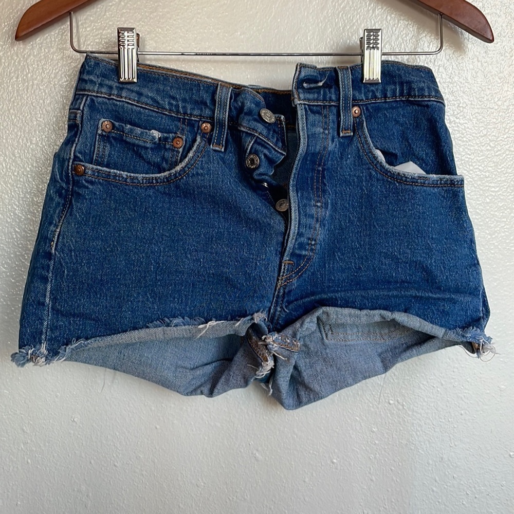 Levi’s | 501 jean shorts 26